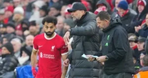 Read more about the article ليفربول يستعد لبيع محمد صلاح إلى السعودية بأعلى راتب فى العالم