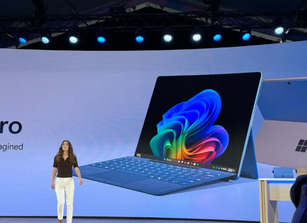 Read more about the article مايكروسوفت تطلق Surface Pro Copilot Plus بشاشة OLED وتصميم جديد للوحة المفاتيح #Build 2024