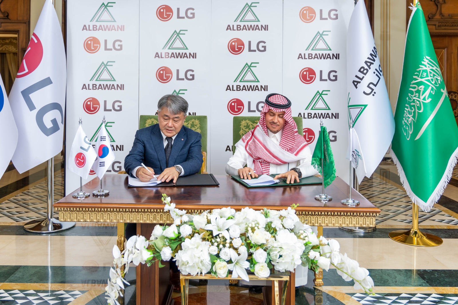 You are currently viewing “البواني”توقع مذكرة تفاهم مع “LG” لتقديم حلول المنازل والمدن الذكية  في داخل وخارج السعودية