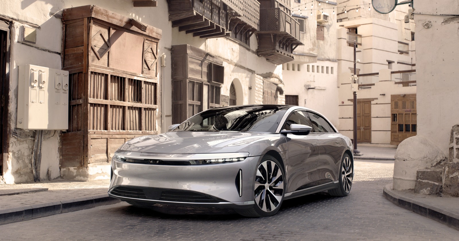 You are currently viewing “لوسِد” توسع حضورها في الشرق الأوسط وتستعرض سيارة Lucid Air الحائزة على جوائز في دولة الإمارات