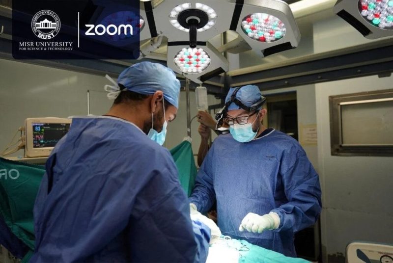 Read more about the article *منصة Zoom تعقد شراكة استراتيجية من جامعة مصر للعلوم والتكنولوجيا لتقديم خاصية البث الحي المباشر للجراحات الطبية*