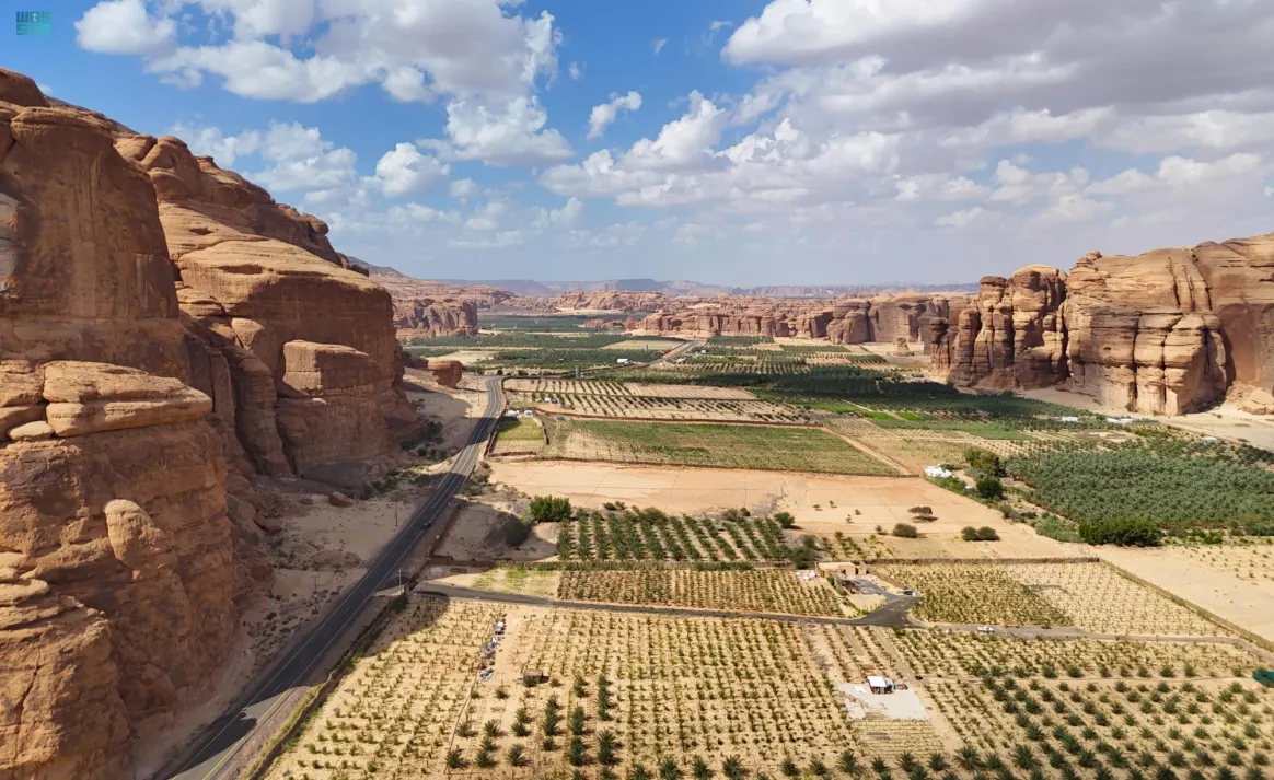 You are currently viewing جبال العُلا.. نقوش تنطق بروعة الطبيعة والتراث