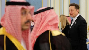 Read more about the article ماسك يجري حديثاً مع الأمير محمد بن سلمان وترامب بقصر اليمامة