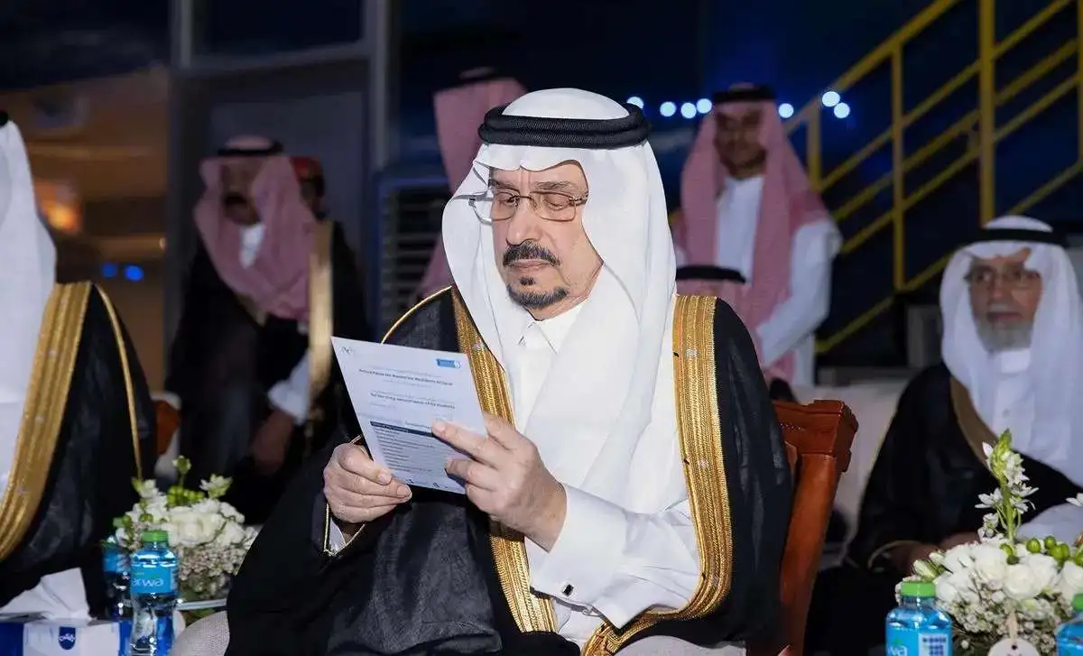 You are currently viewing أمير منطقة الرياض يرعى حفل تخريج طلاب جامعة الملك سعود للعام 2025