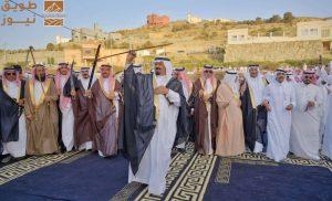 Read more about the article عروض شعبية تجذب زوّار النماص