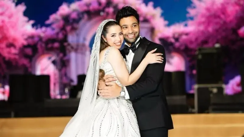You are currently viewing بينها “منة شلبي”.. 5 زيجات بالوسط الفني المصري في أسبوع