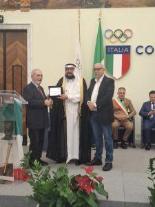 Read more about the article تكريم الدكتور عبد العزيز بن أحمد سرحان في اللجنة الأولمبية الوطنية الإيطالية