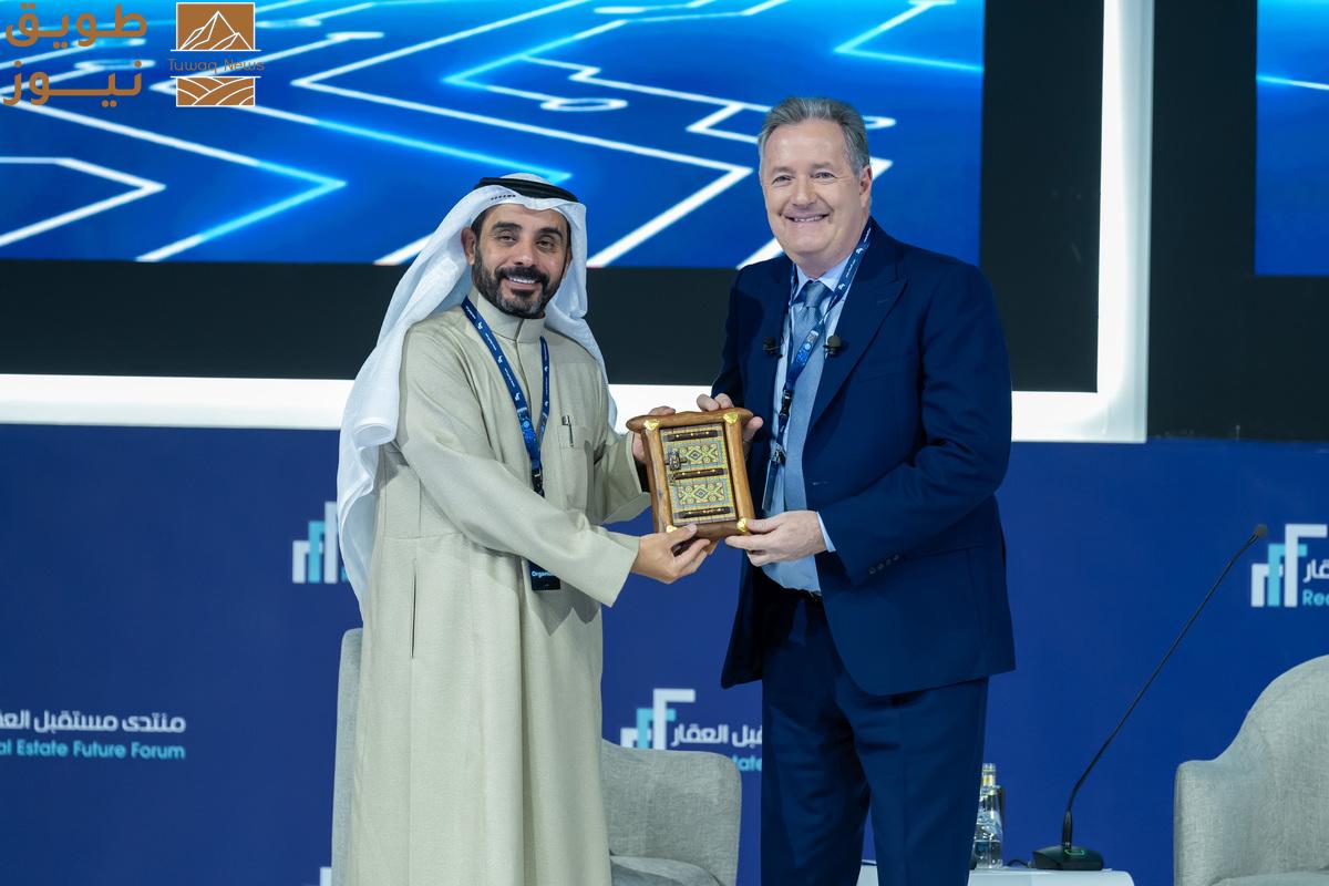 Read more about the article الإعلامي العالمي مورغان: أتطلع للمشاركة في منتدى مستقبل العقار 2026 لأنه يمثل منصة حيوية لمستقبل العقار العالمي