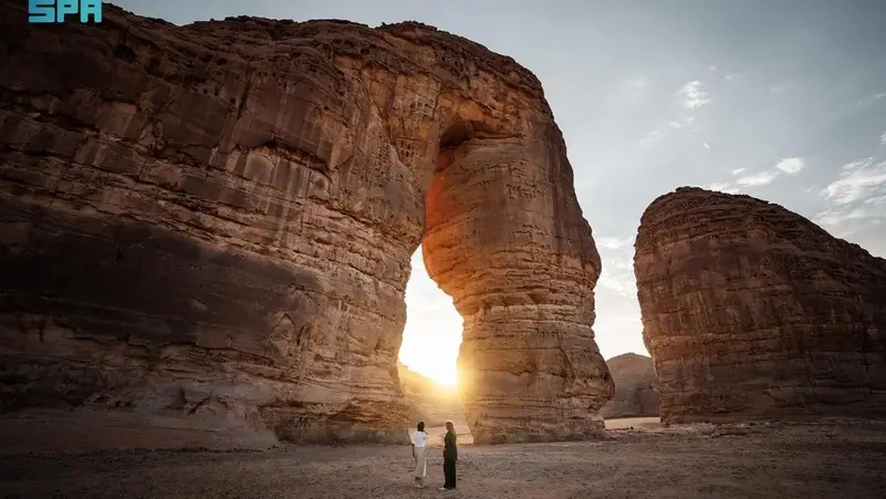 You are currently viewing العُلا.. “ذاكرة البشر منذ 200 ألف عام” أفضل مشروع سياحي عالمي بـ2025