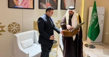 Read more about the article مصر..وزير الإسكان المصرى يتفقد أجنحة معرض إيفات السعودية لبحث توطين التكنولوجيا