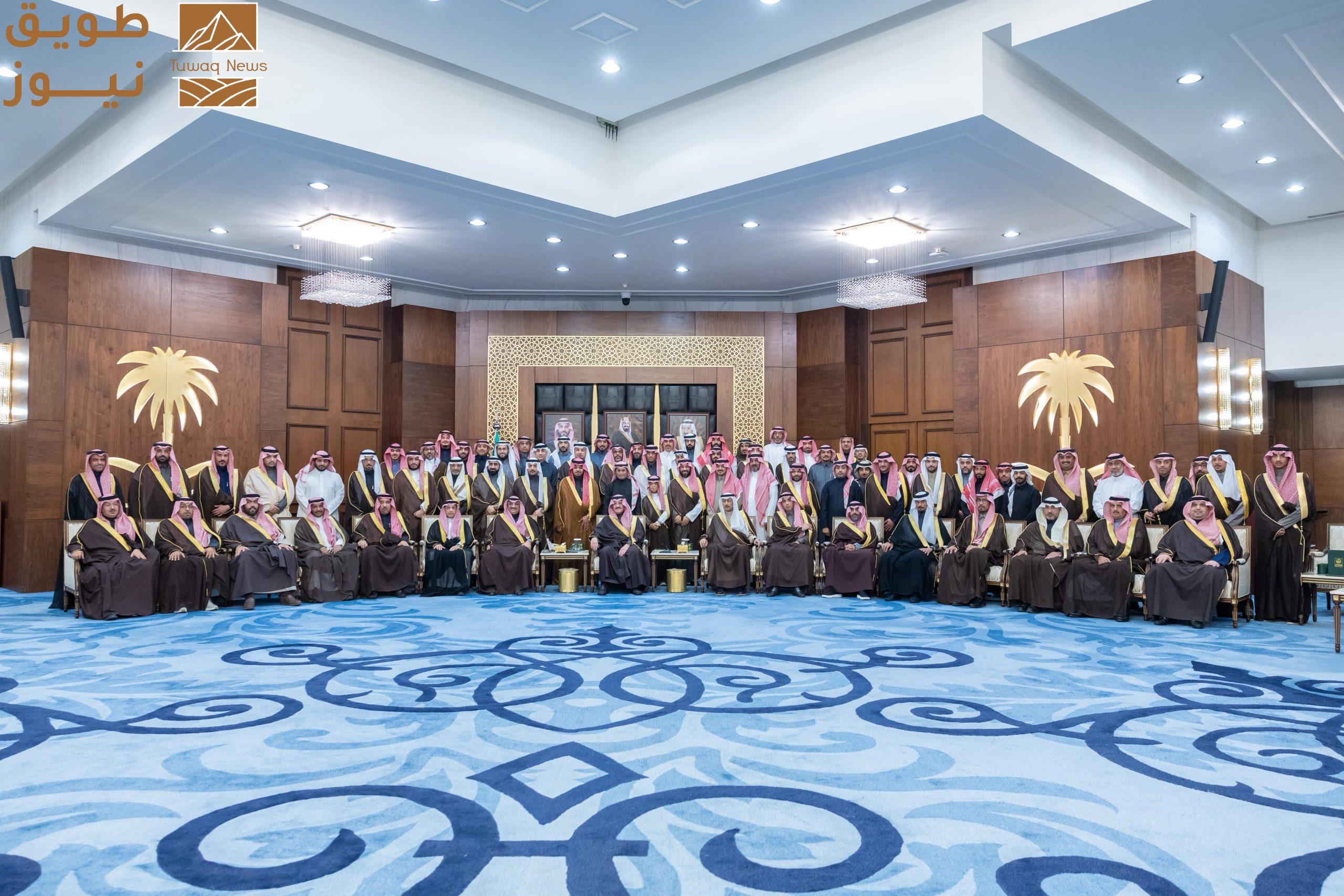 Read more about the article خلال استقباله المشرفين على تنظيم مهرجان التمور بالأحساء أمير المنطقة الشرقية: إذا كان للنخيل وطن فسيكون الأحساء