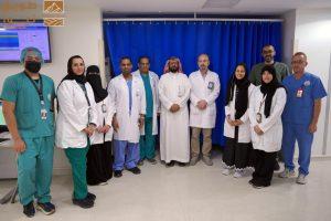 Read more about the article “فريق طبي في مستشفى الملك فهد التخصصي ينجح بعلاج ورم خطير في شبكية عين طفل”