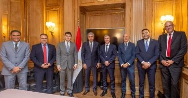 You are currently viewing وزير السياحة يلتقي مسئولي كبار منظمي الرحلات الإيطالية لزيادة السائحين إلى مصر