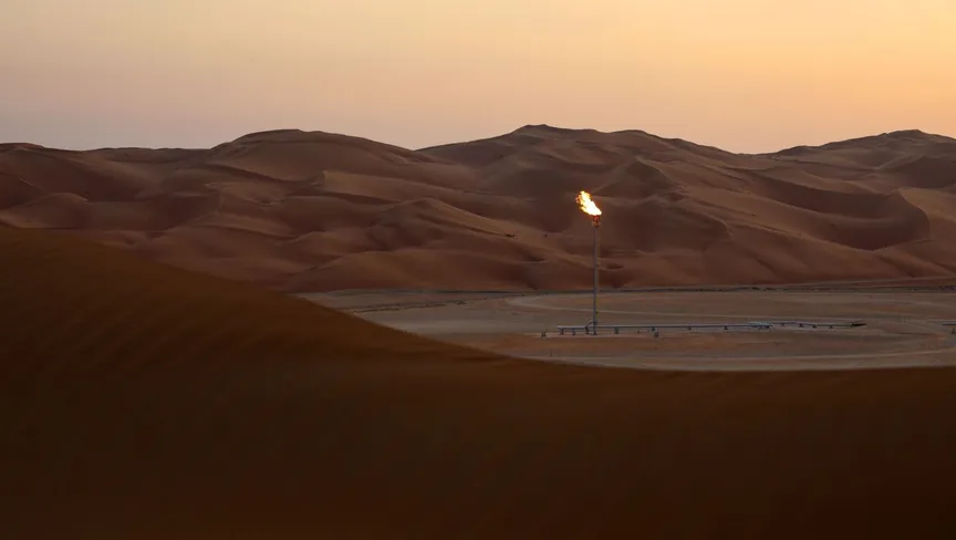 You are currently viewing ثروة كامنة تحت رمال السعودية.. الطاقة الحرارية الأرضية رهان دونه تحديات