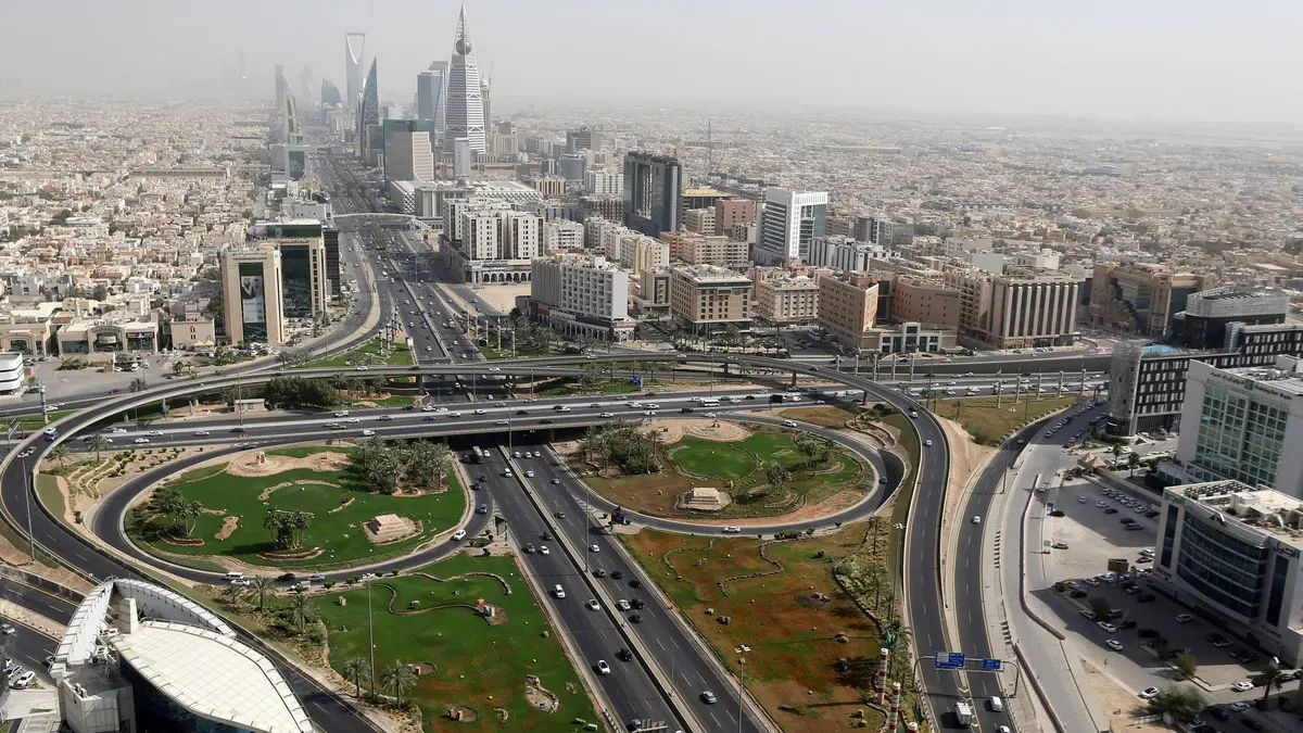 You are currently viewing السعودية تفرض رسوماً 2% على تصرفات غير السعوديين العقارية في 4 مدن رئيسية