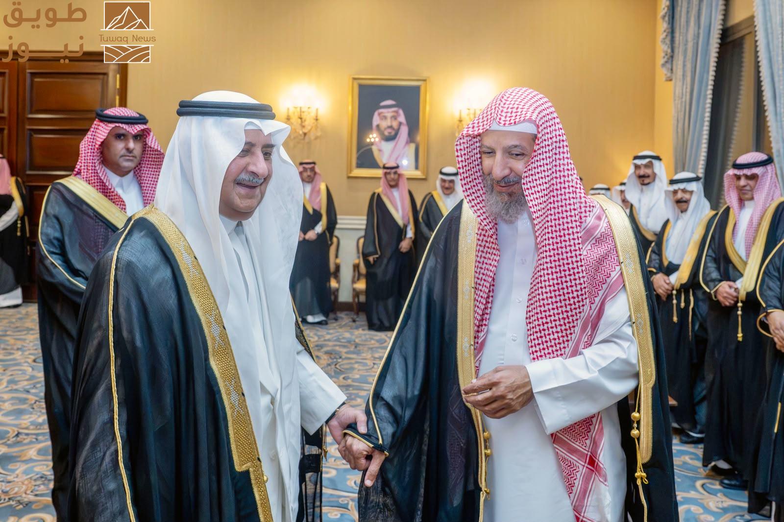 You are currently viewing أمير منطقة تبوك يستقبل عضو هيئة كبار العلماء الشيخ سعد الشثري
