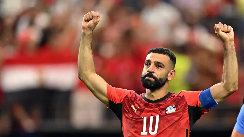 You are currently viewing مقابل مليار جنيه سنوياً.. صلاح يقترب من طرابزون بعد انسحاب بشكتاش